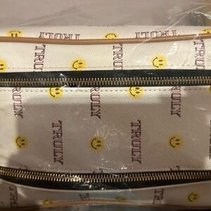 Truly Beauty Los Angeles Smiley Face Logo White Cosmetic Makeup Travel Bag NEW
